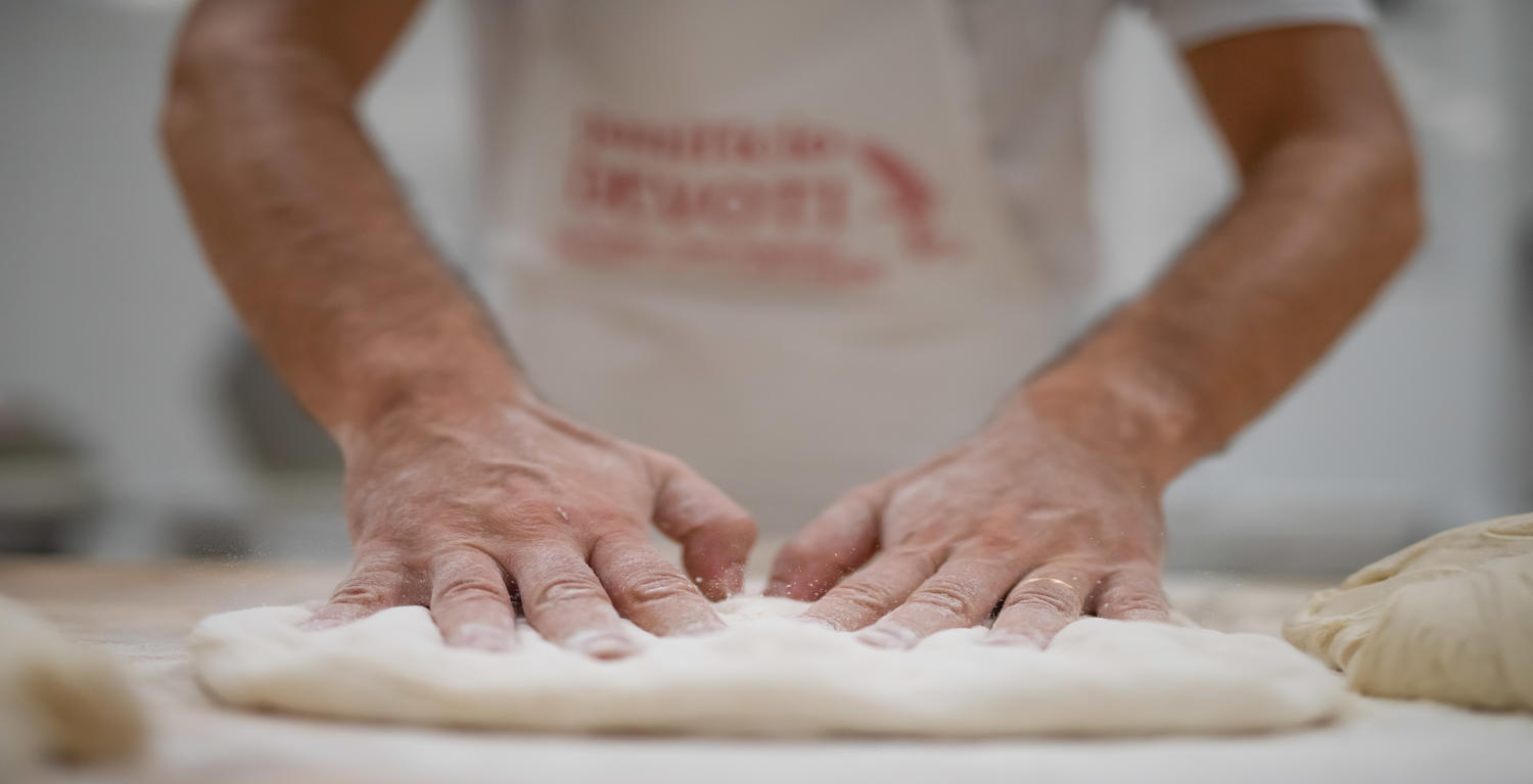 produzione-focacce-negozi-Panificio-Devoti